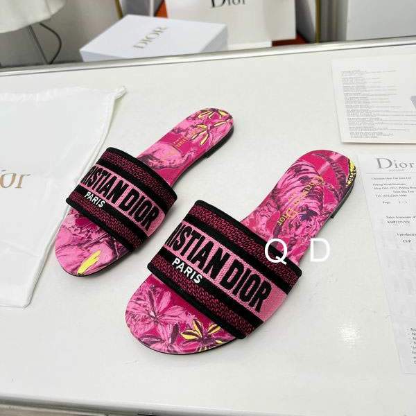Picture of Dior Slippers _SKUDiorsz35-402CGDT07013008